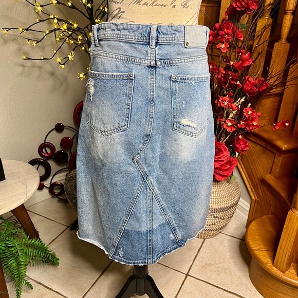 Zara Women’s TRF Vintage Collection Distressed Ripped Denim Blue Skirt Size S - Picture 3 of 8